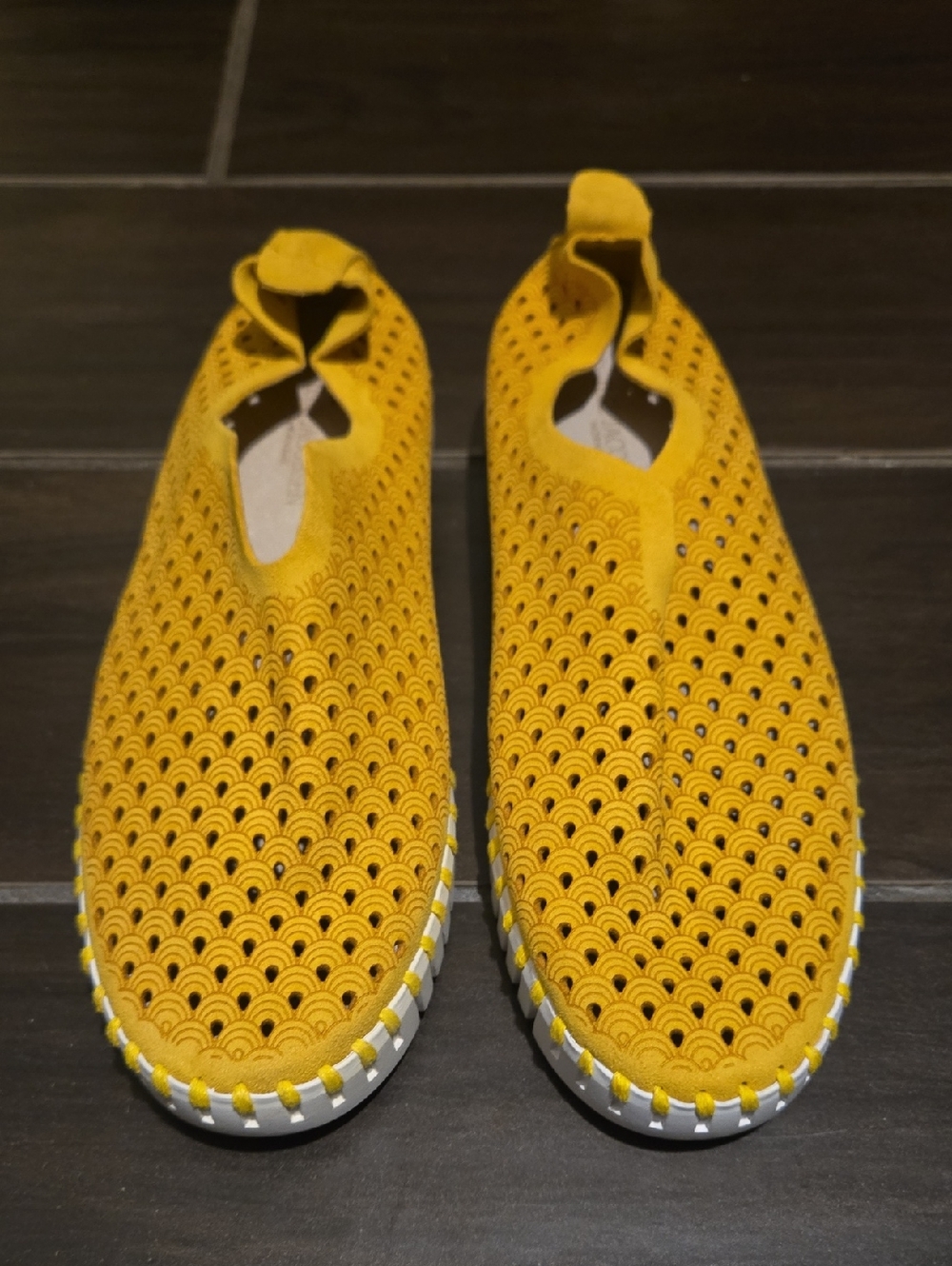 Ilse Jacobsen • Tulip Slip On Perforated Yellow Sz 38 NWOT